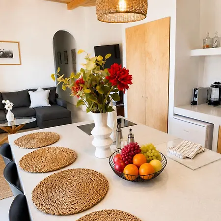 Garden Andros With Sea View & Pool Appartement *